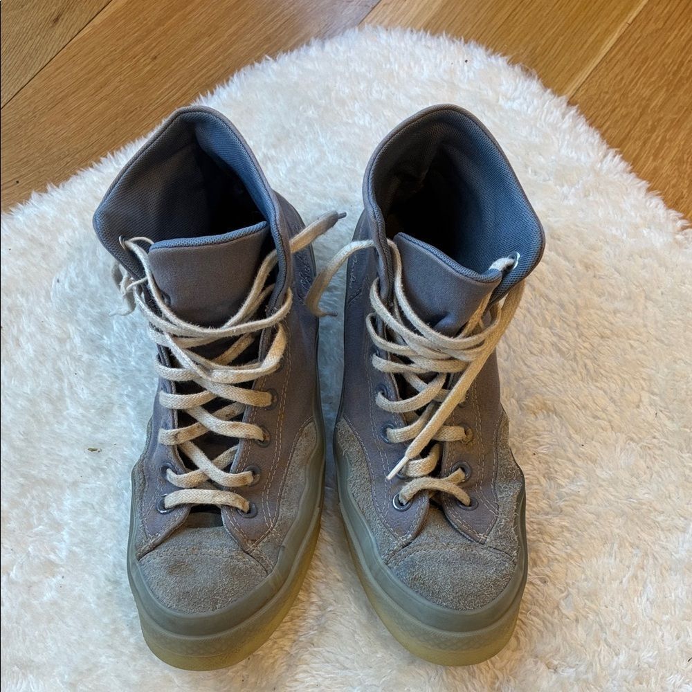 Converse High-Tops Unisex Sneakers - Picture 2 of 9